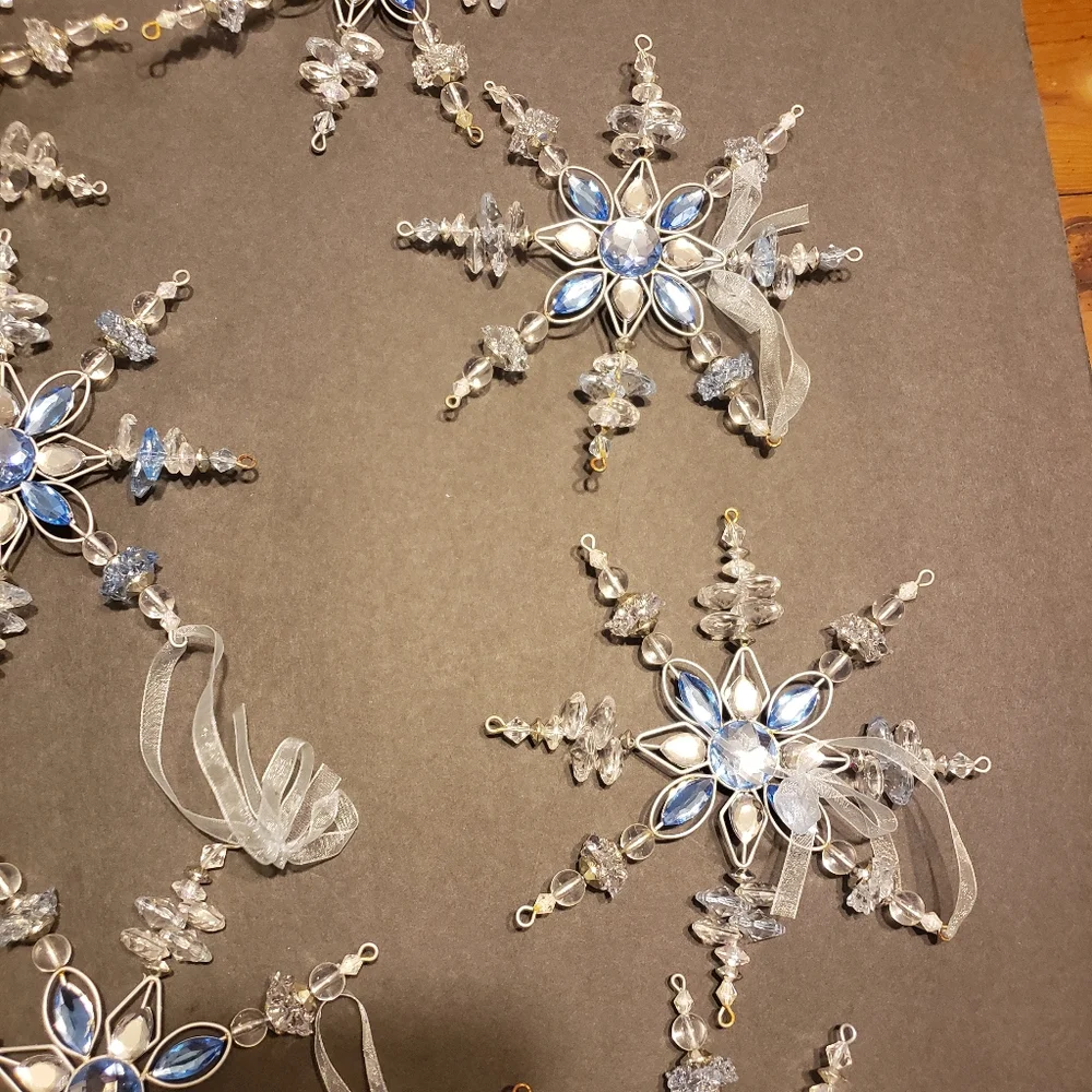 Handmade snowflake ornaments Set of 7 - Picture 8 of 12